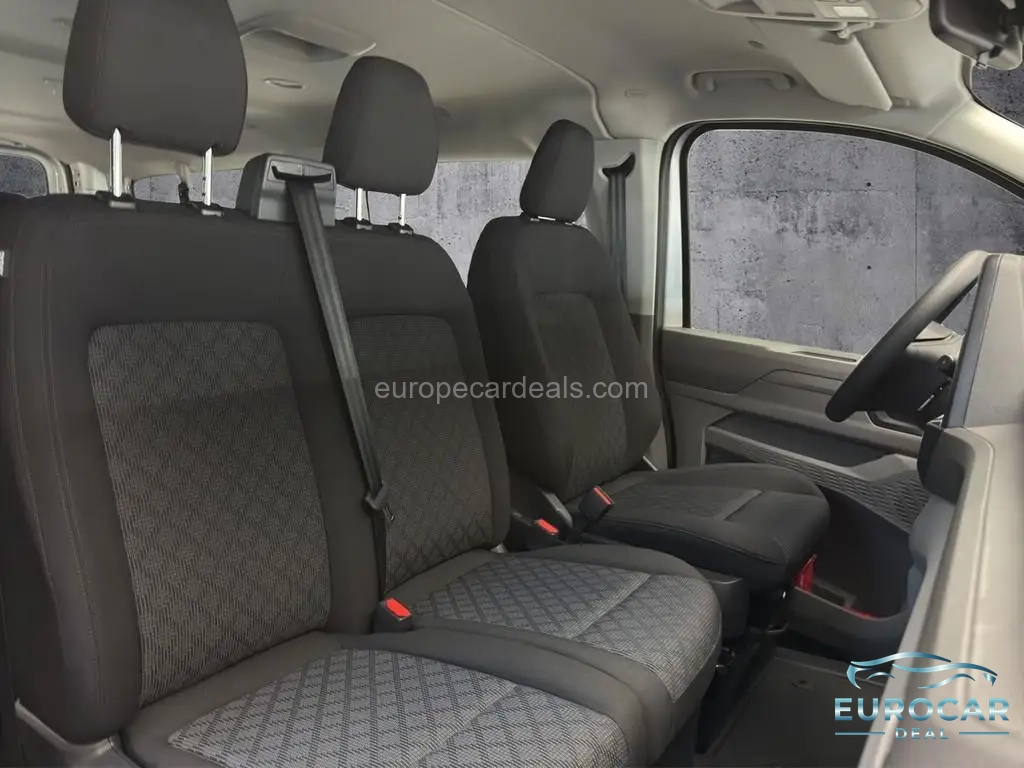 Volkswagen T7 Kombi