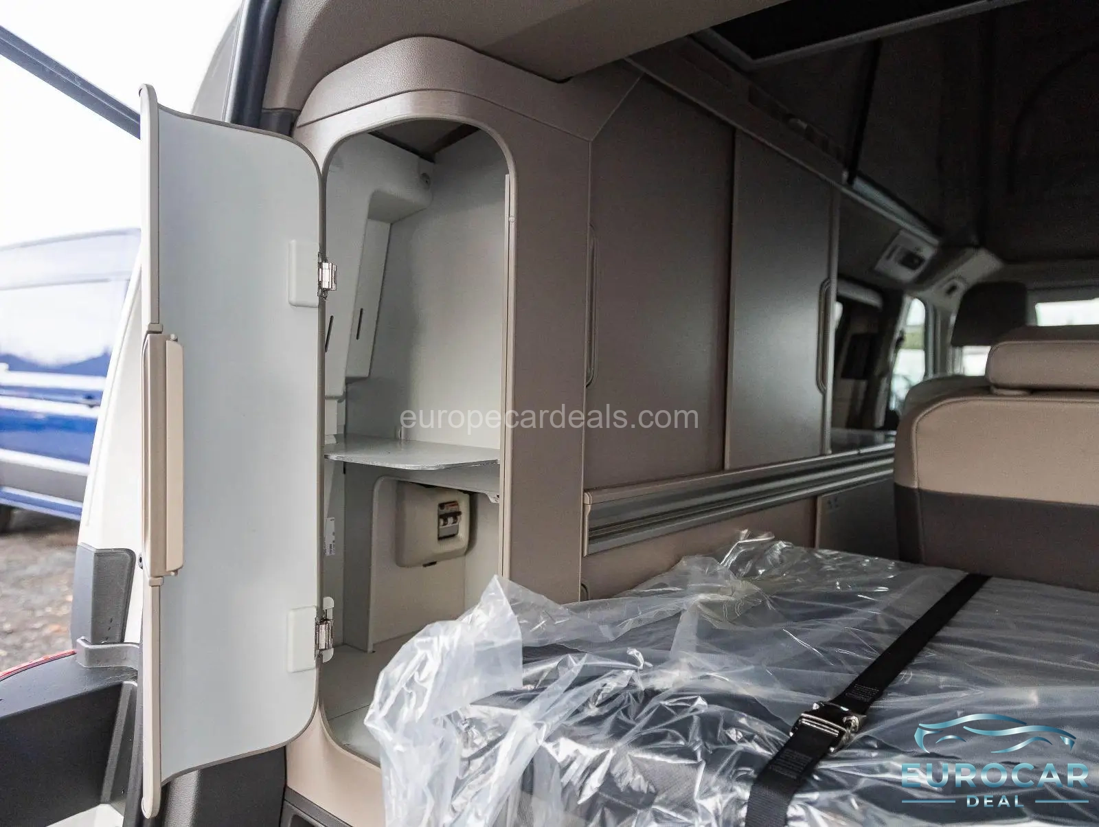 Volkswagen T7 California