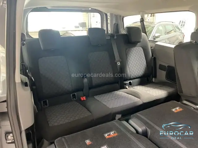 Volkswagen T7 Kombi