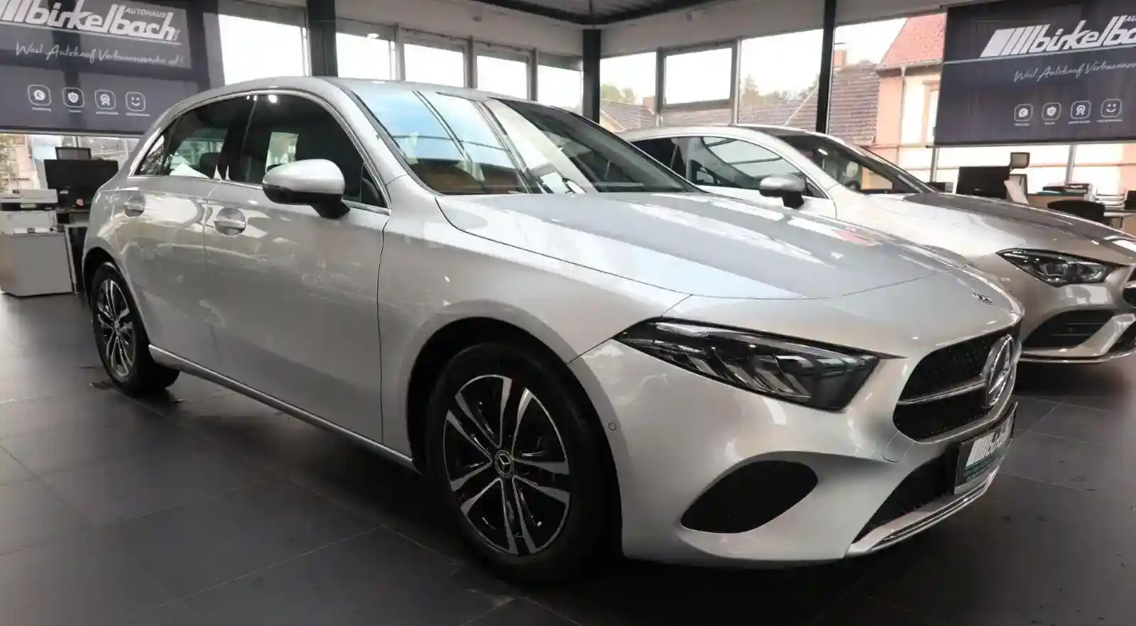 Mercedes-Benz A 180