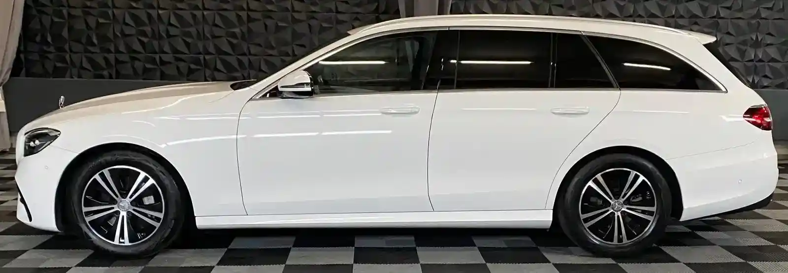 Mercedes-Benz E 200