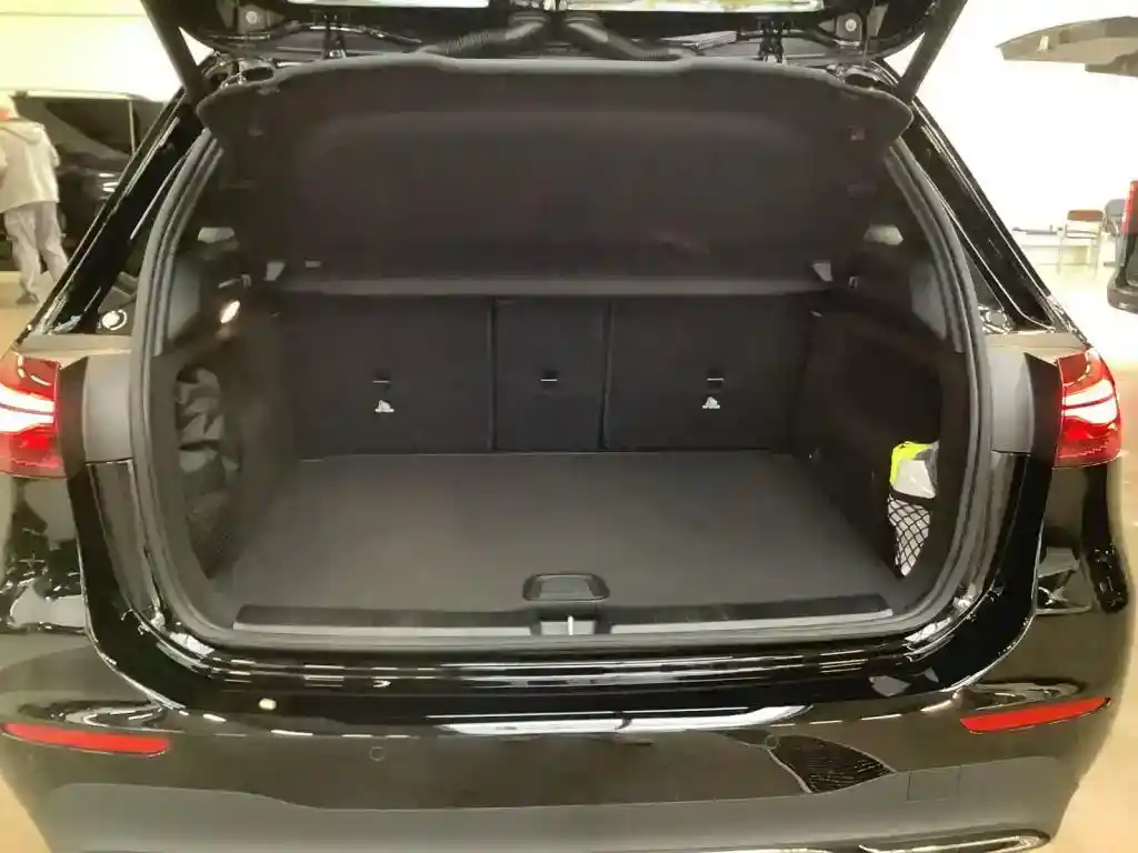 Mercedes-Benz B 220