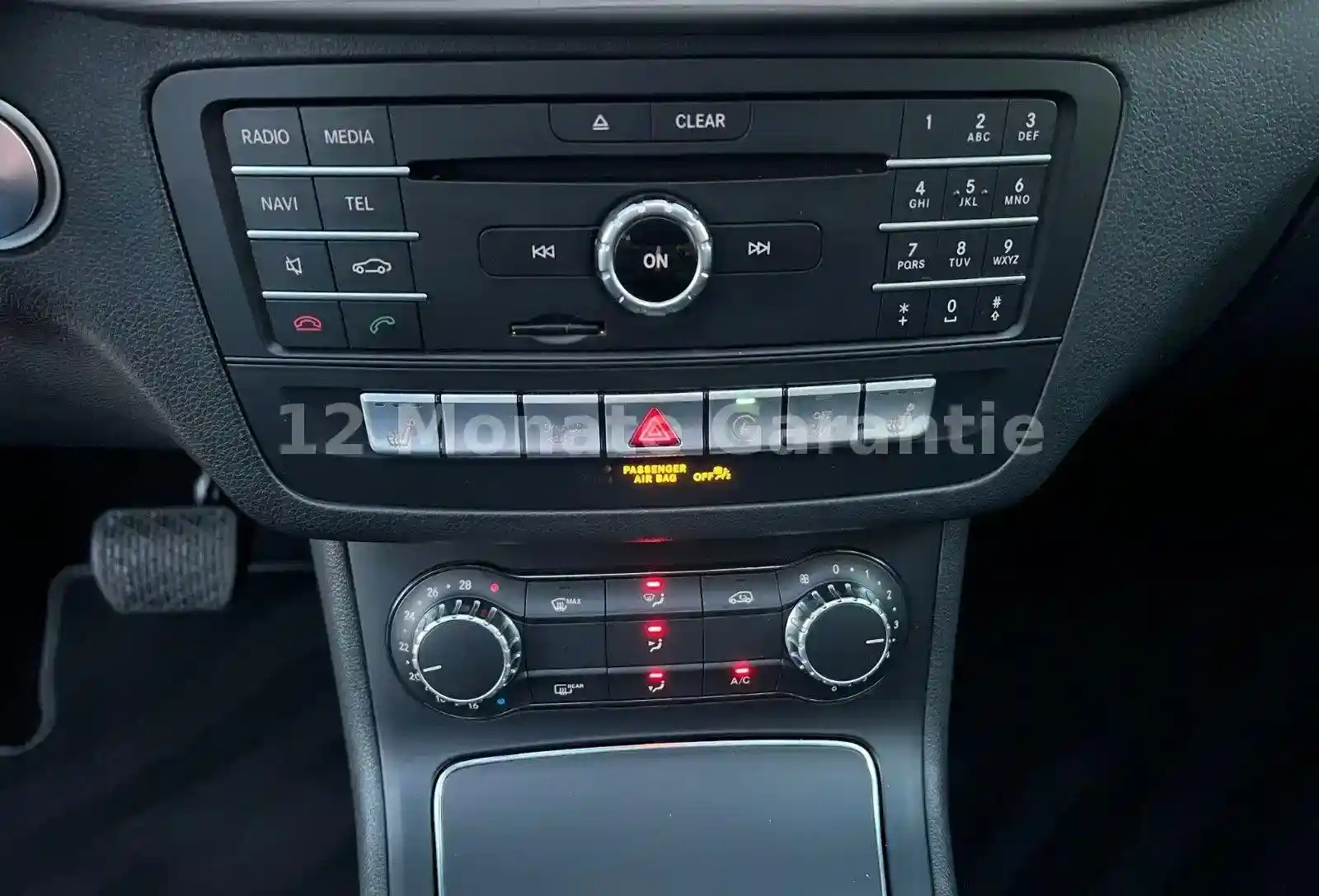 Mercedes-Benz B 180