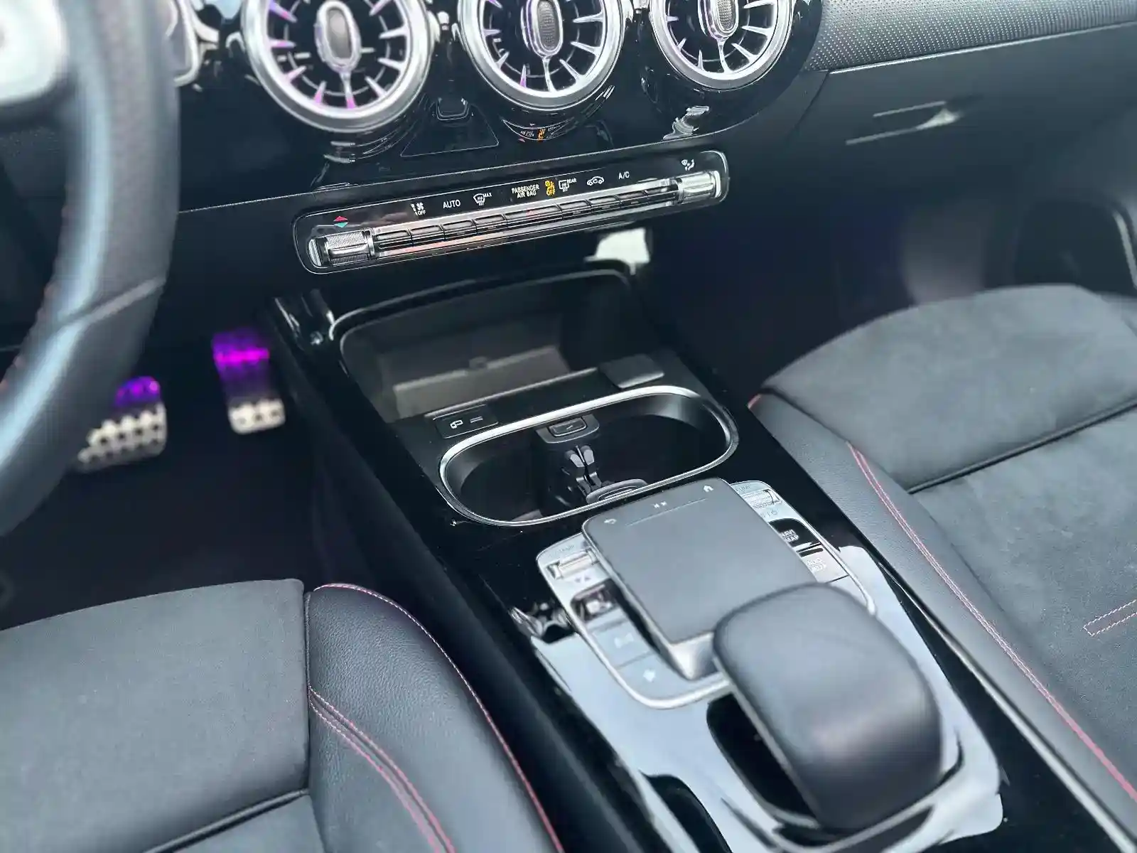 Mercedes-Benz A 220