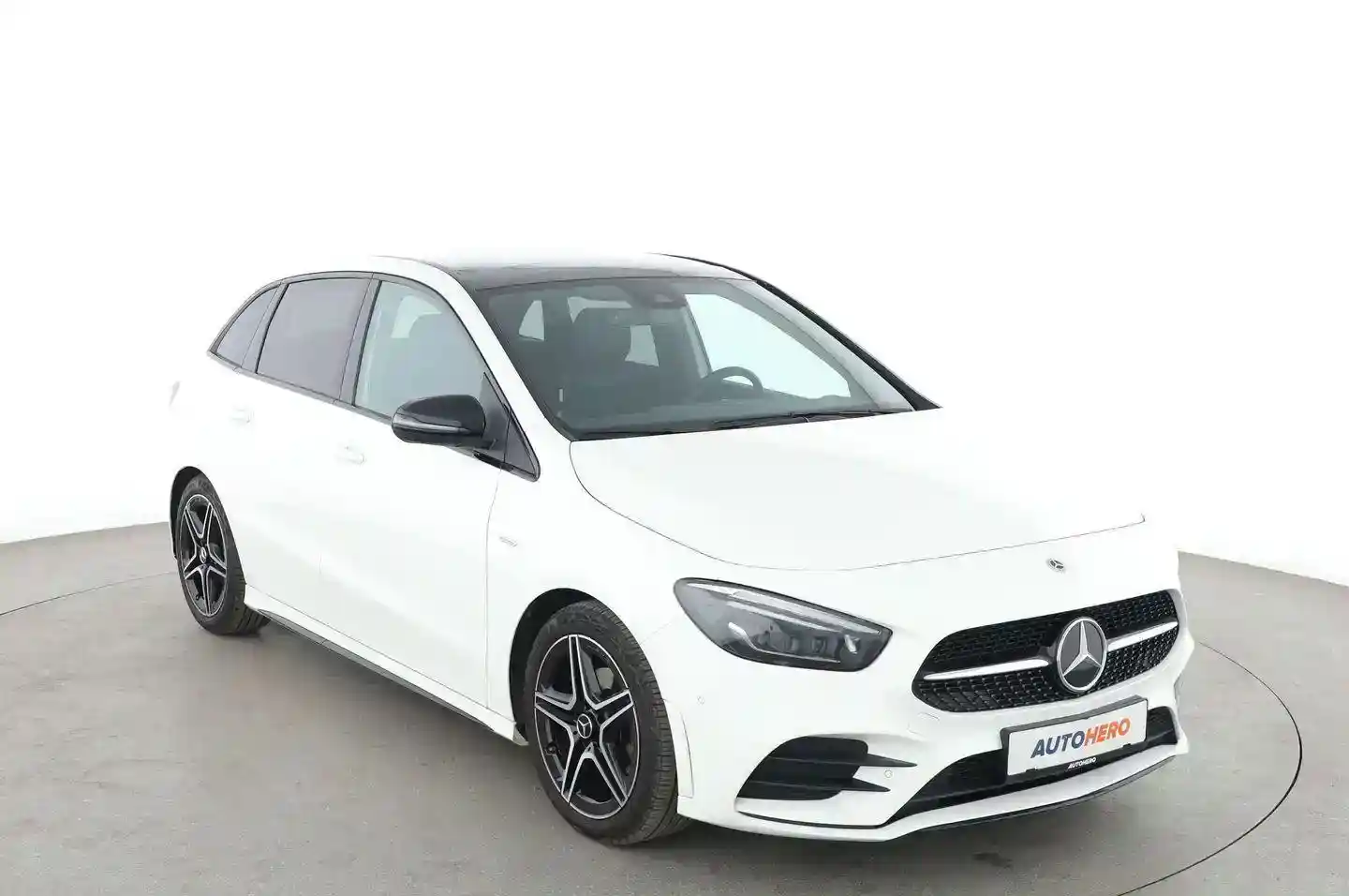 Mercedes-Benz B 180