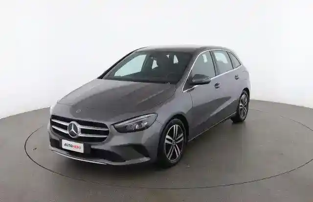Mercedes-Benz B 180