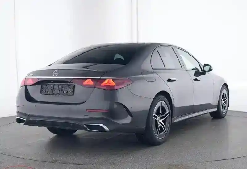 Mercedes-Benz E 200