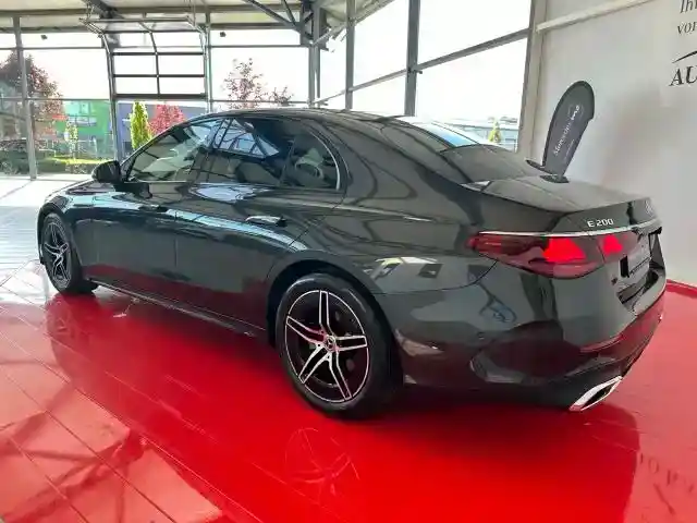 Mercedes-Benz E 200