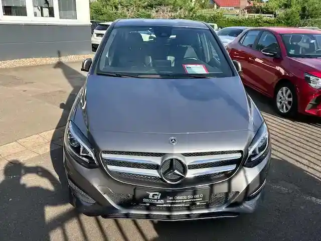 Mercedes-Benz B 220