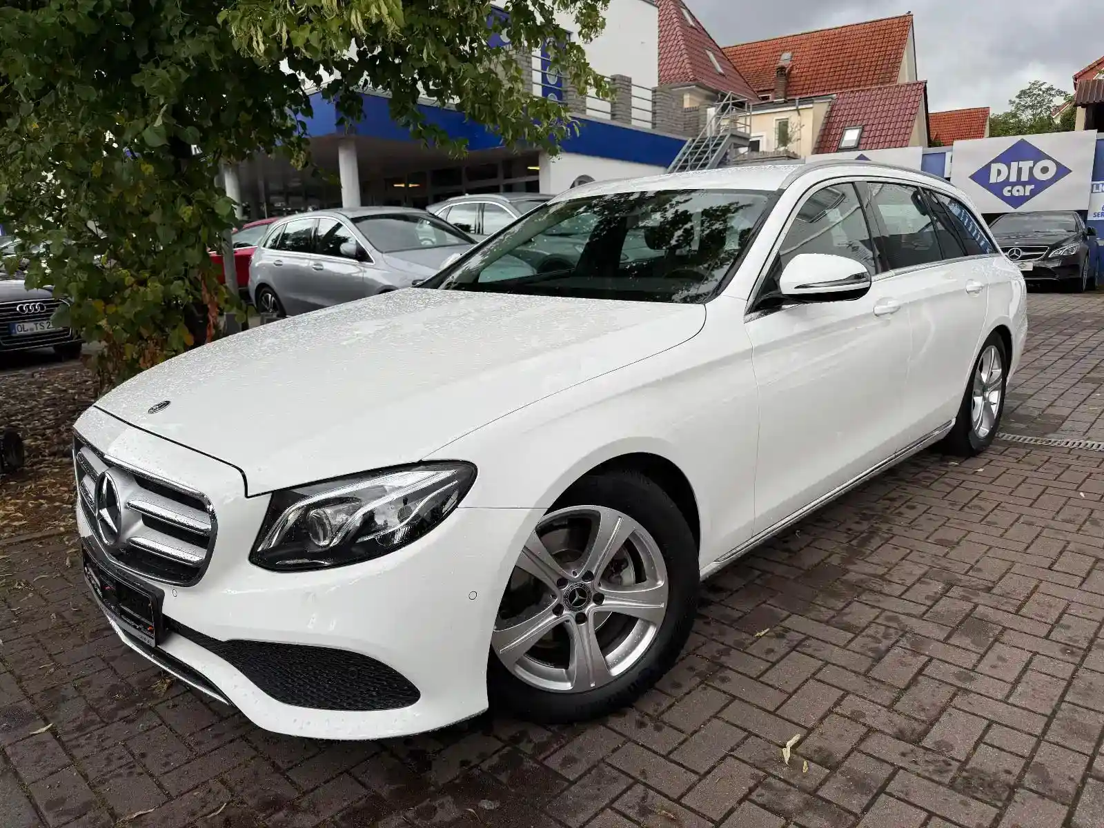 Mercedes-Benz E 200