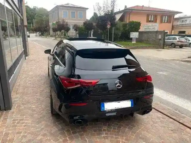 Mercedes-Benz CLA 35 AMG
