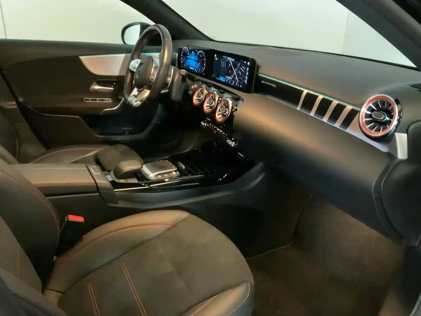 Mercedes-Benz A 35 AMG