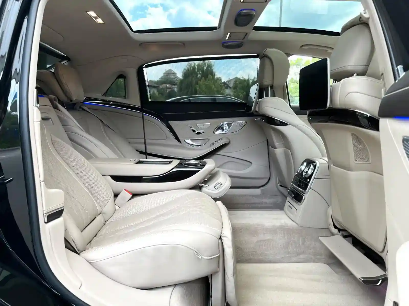 Mercedes-Benz S 560