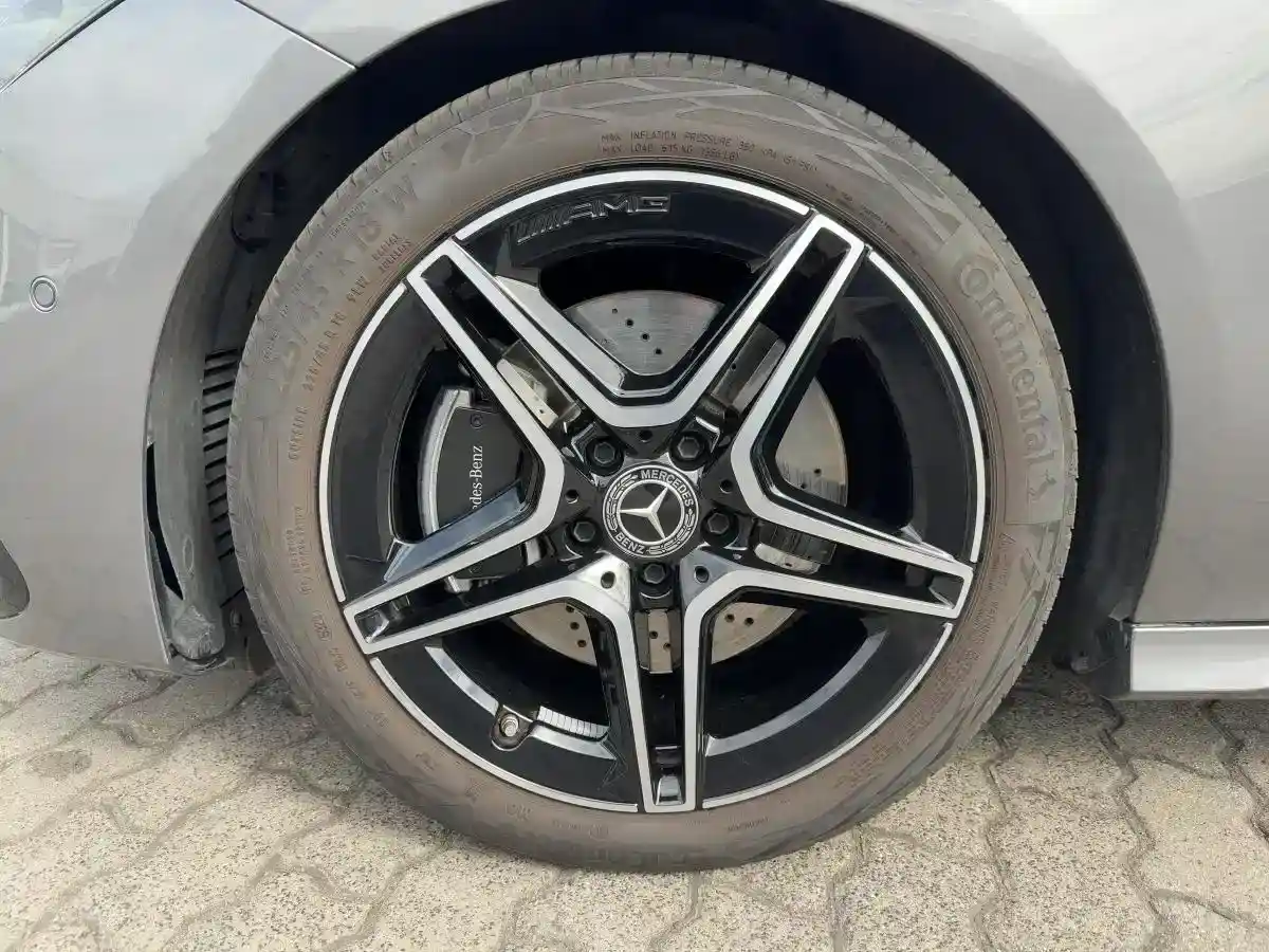 Mercedes-Benz CLA 220