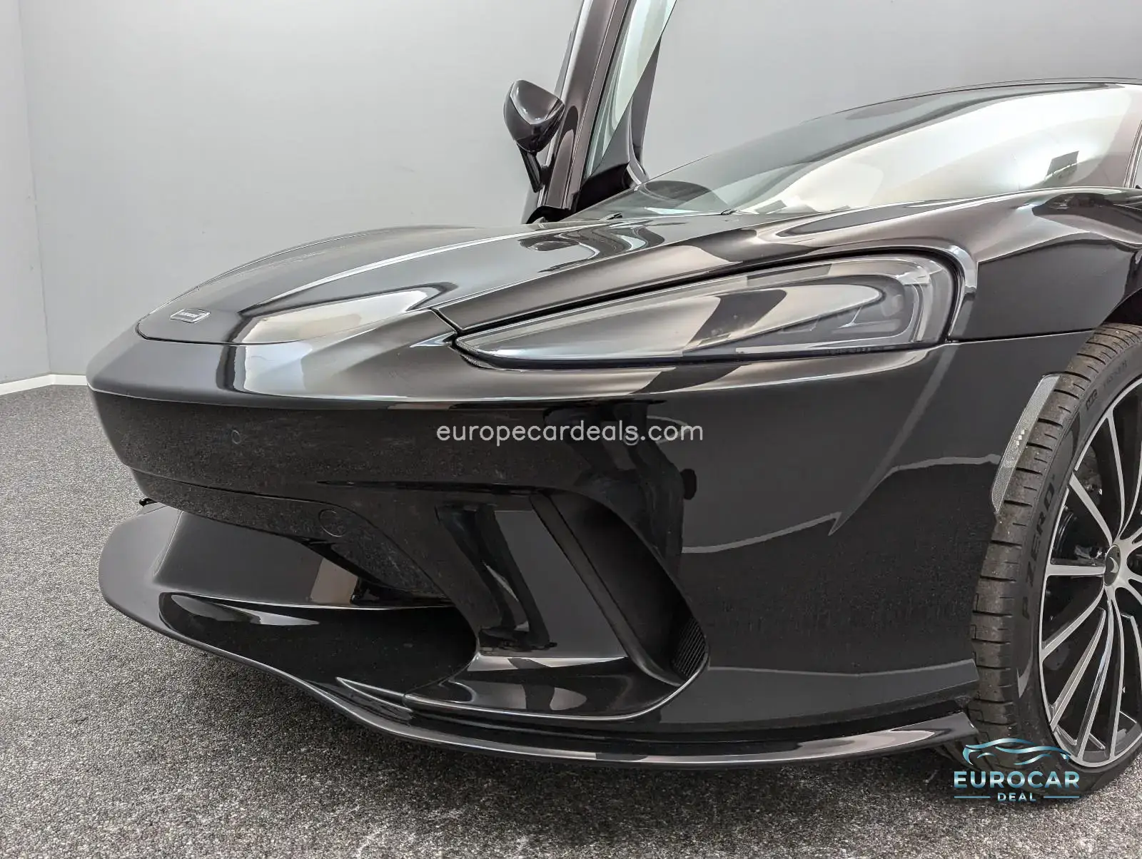 McLaren GT