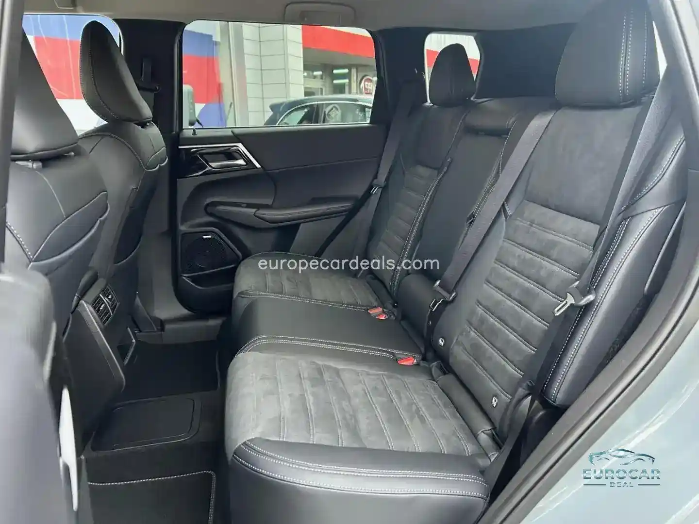 Mitsubishi Plug-in Hybrid Outlander