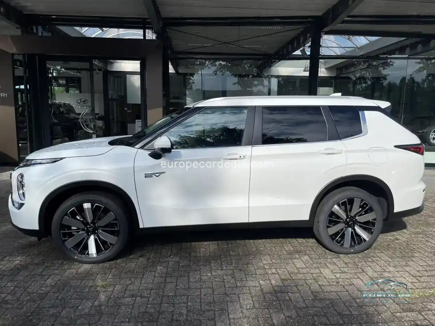 Mitsubishi Plug-in Hybrid Outlander