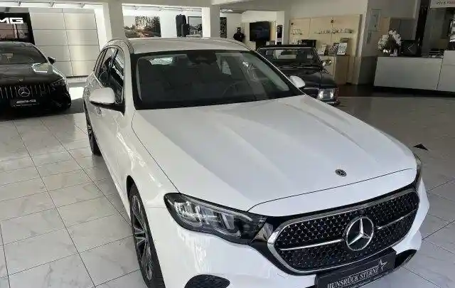 Mercedes-Benz E 220