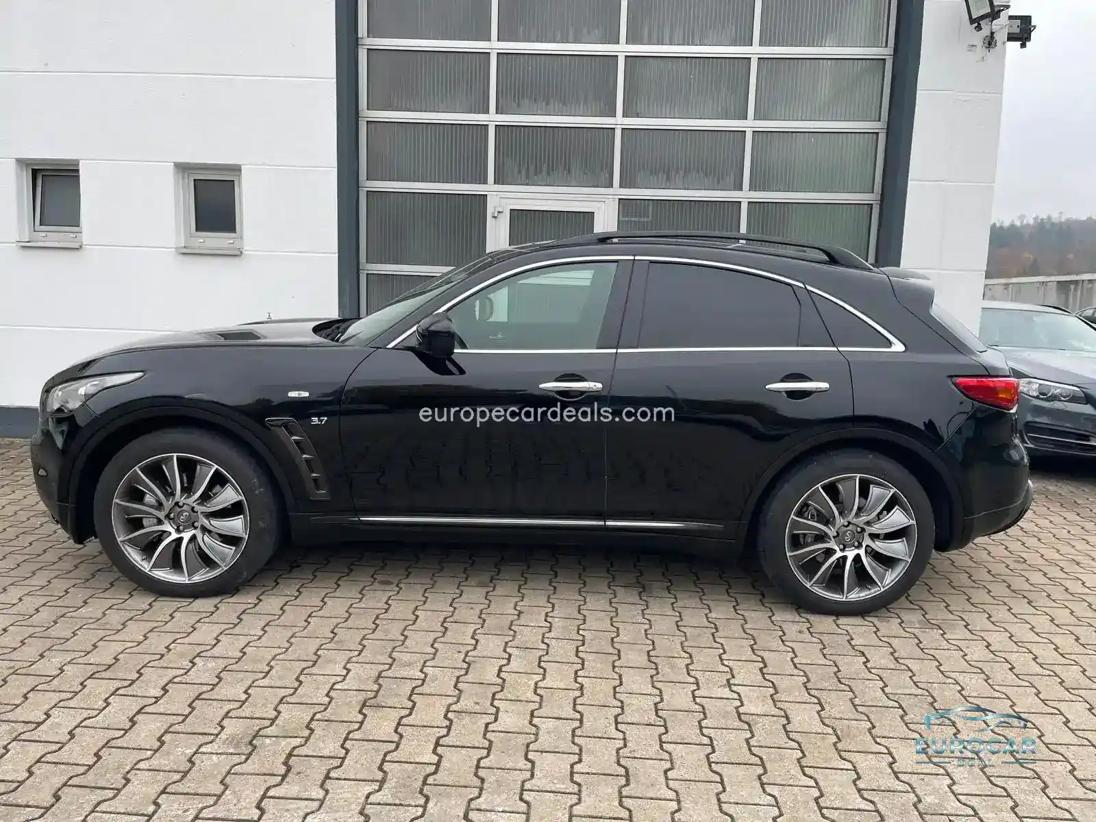 Infiniti QX70