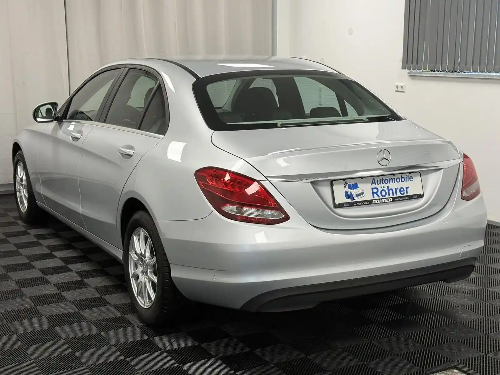 Mercedes-Benz C 180