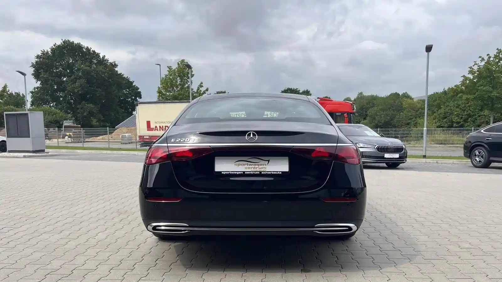 Mercedes-Benz E 220