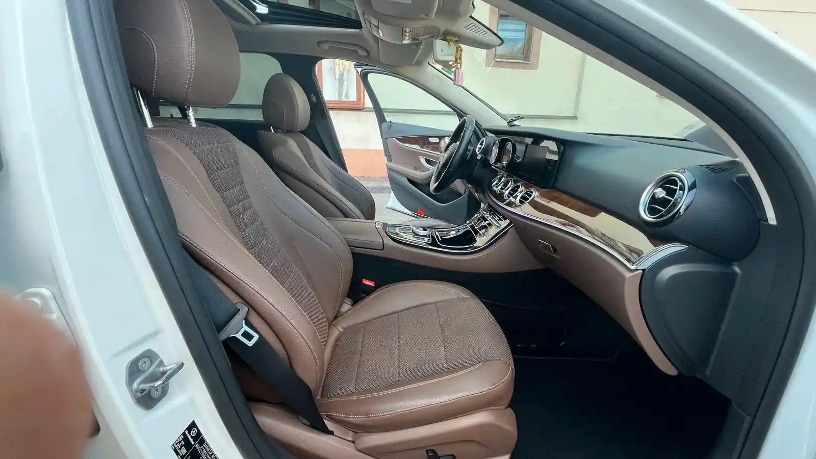 Mercedes-Benz E 220