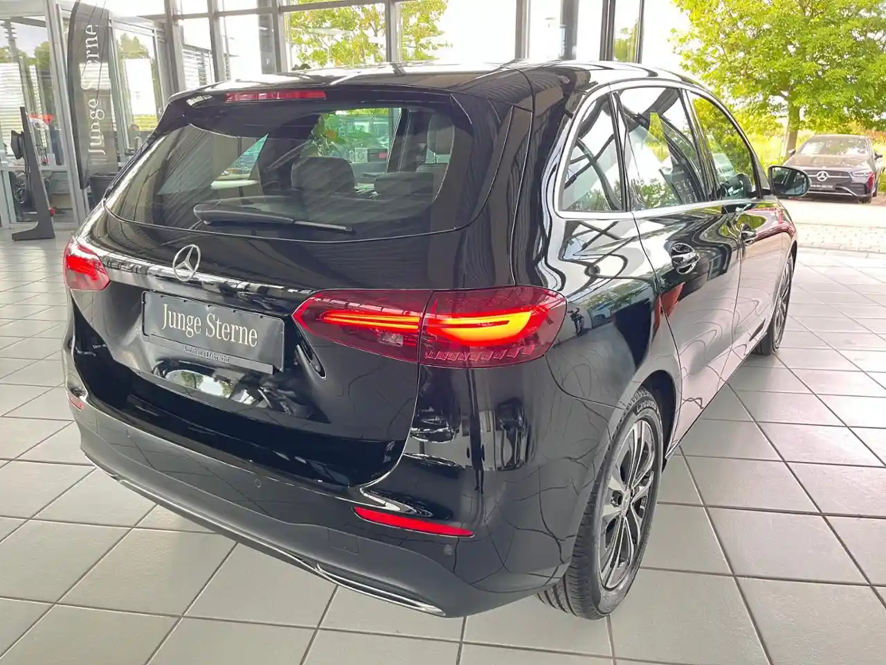 Mercedes-Benz B 200
