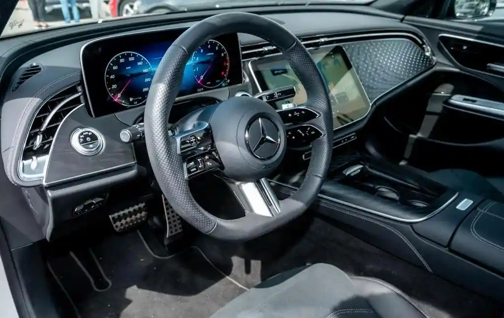Mercedes-Benz E 200