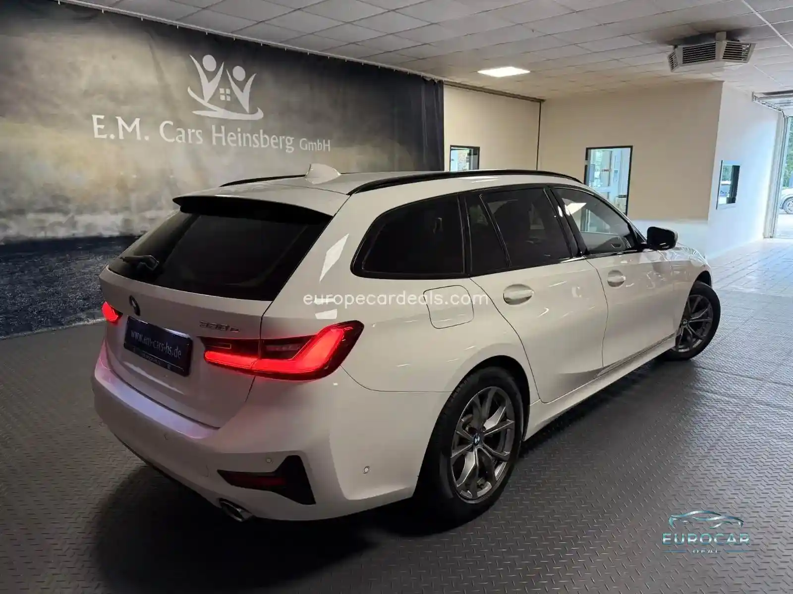 BMW 330
