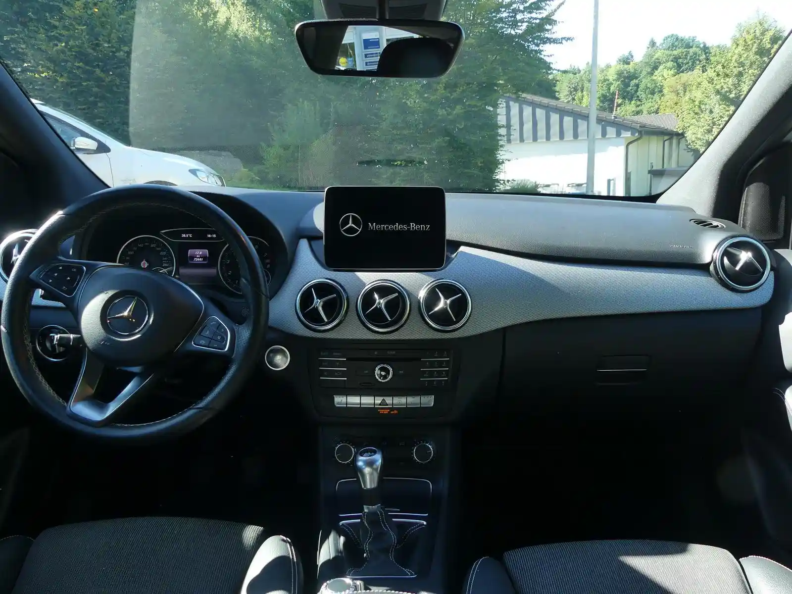Mercedes-Benz B 200
