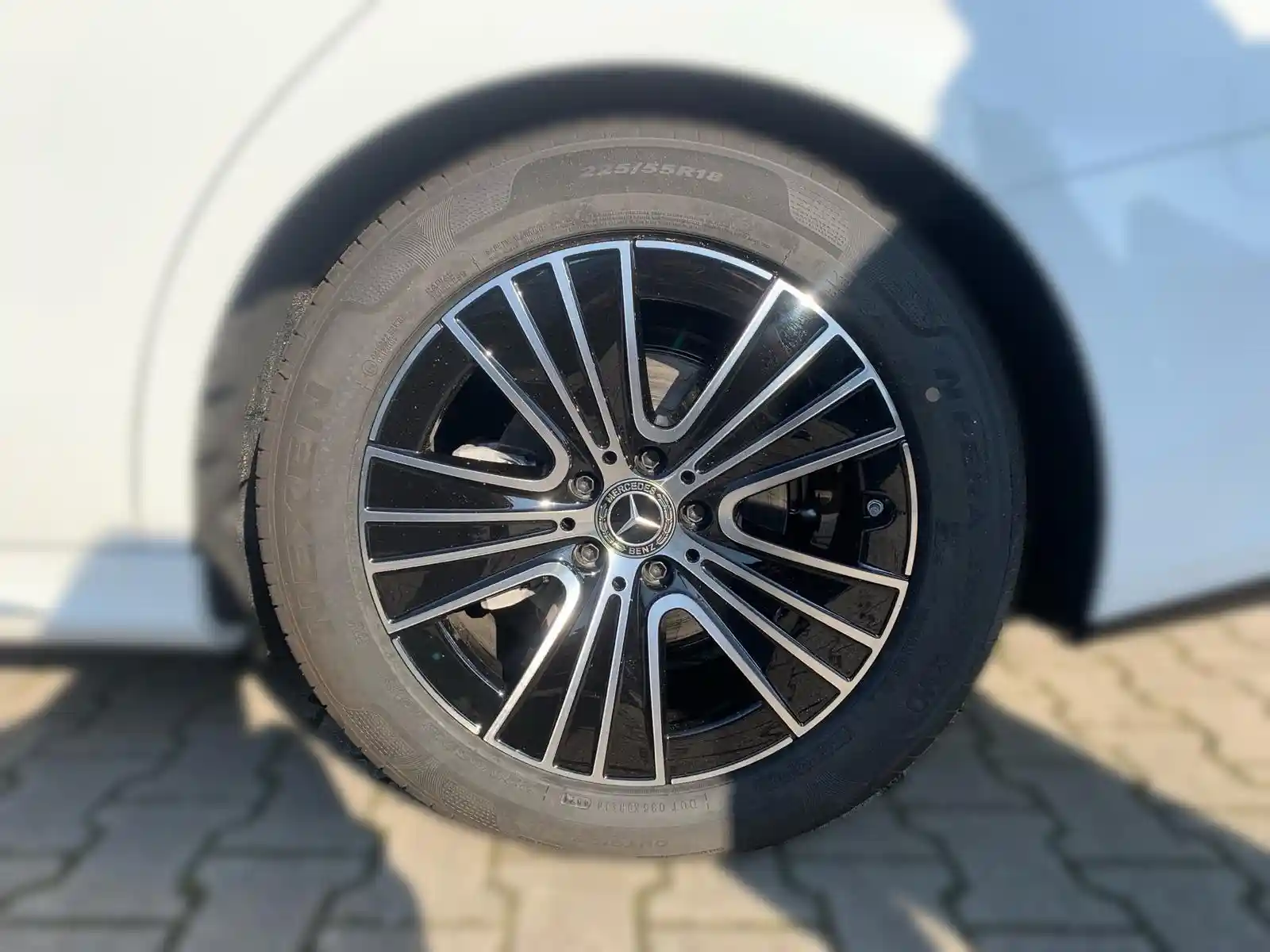 Mercedes-Benz E 200