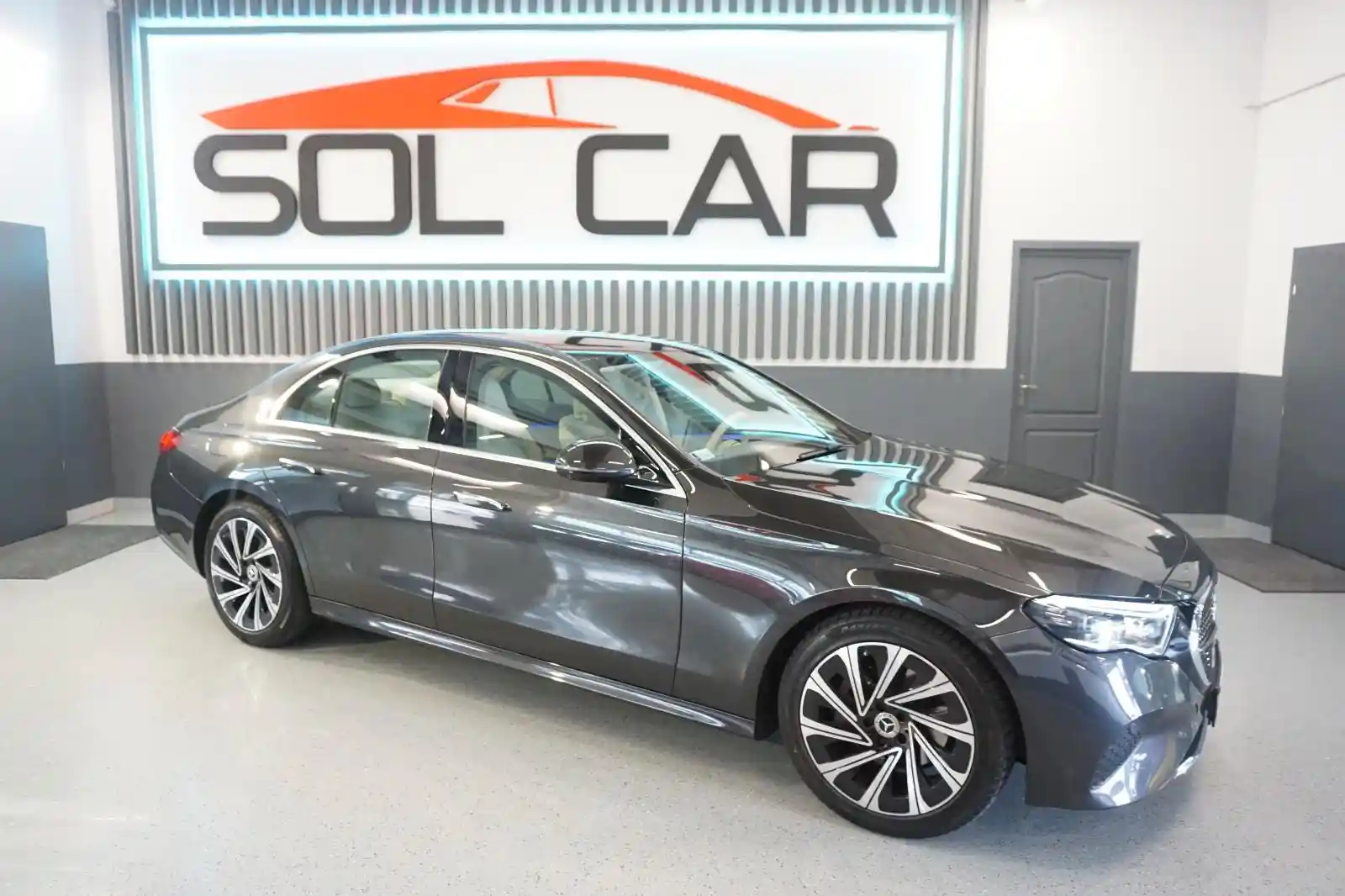 Mercedes-Benz E 220
