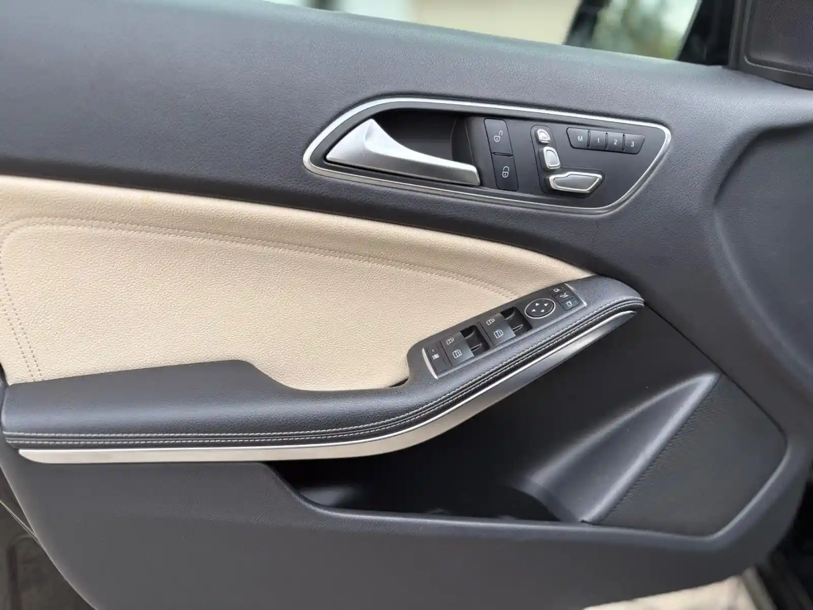 Mercedes-Benz A 220