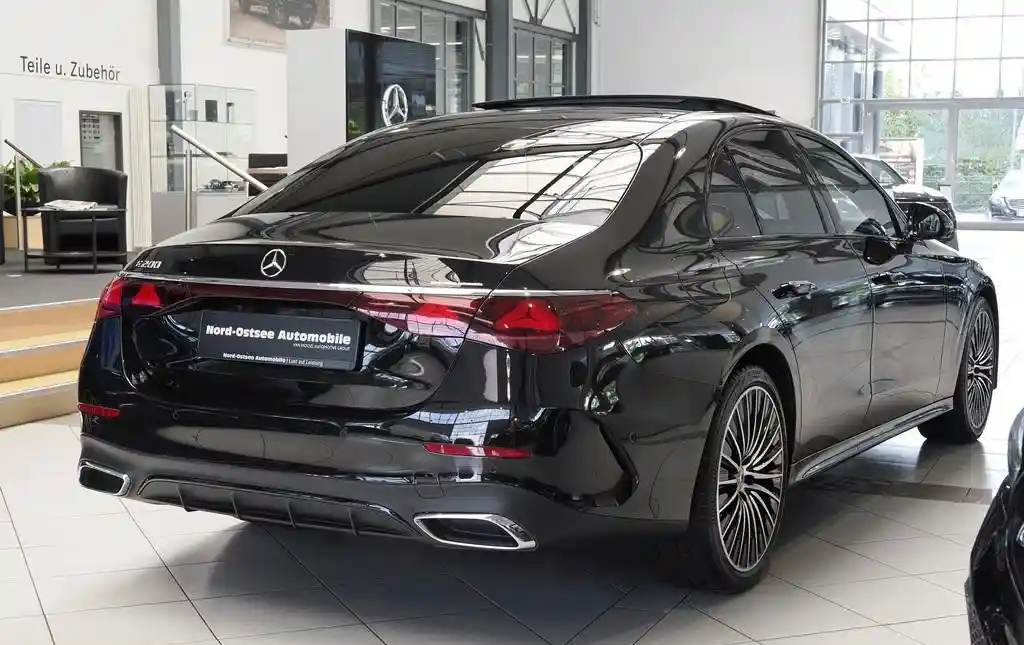 Mercedes-Benz E 200