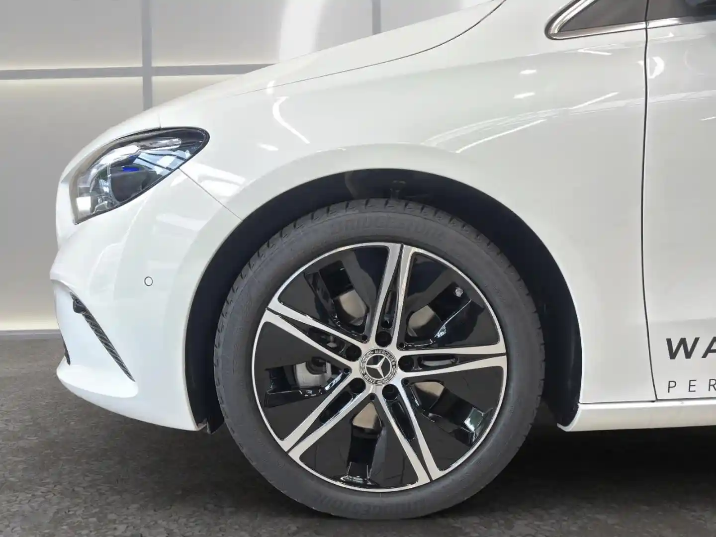 Mercedes-Benz B 200