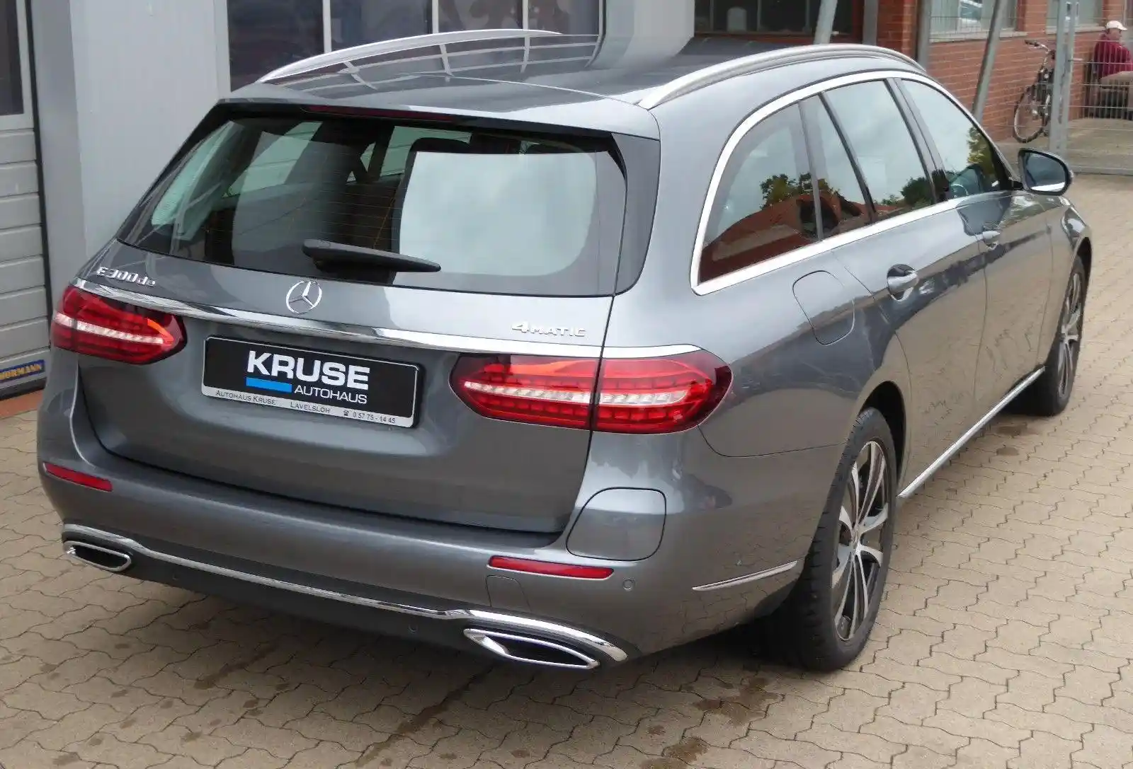 Mercedes-Benz E 300