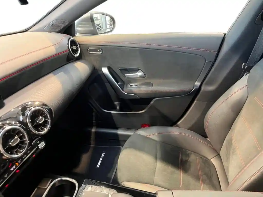 Mercedes-Benz CLA 200 Shooting Brake