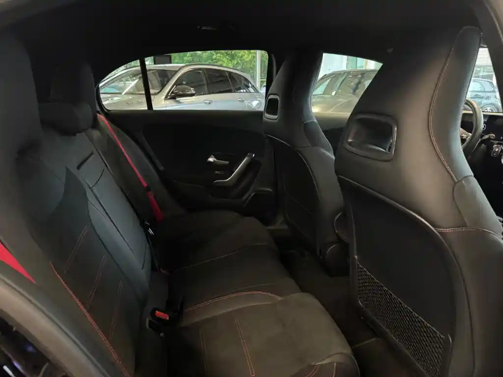 Mercedes-Benz A 35 AMG