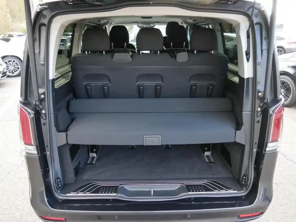 Mercedes-Benz V 220