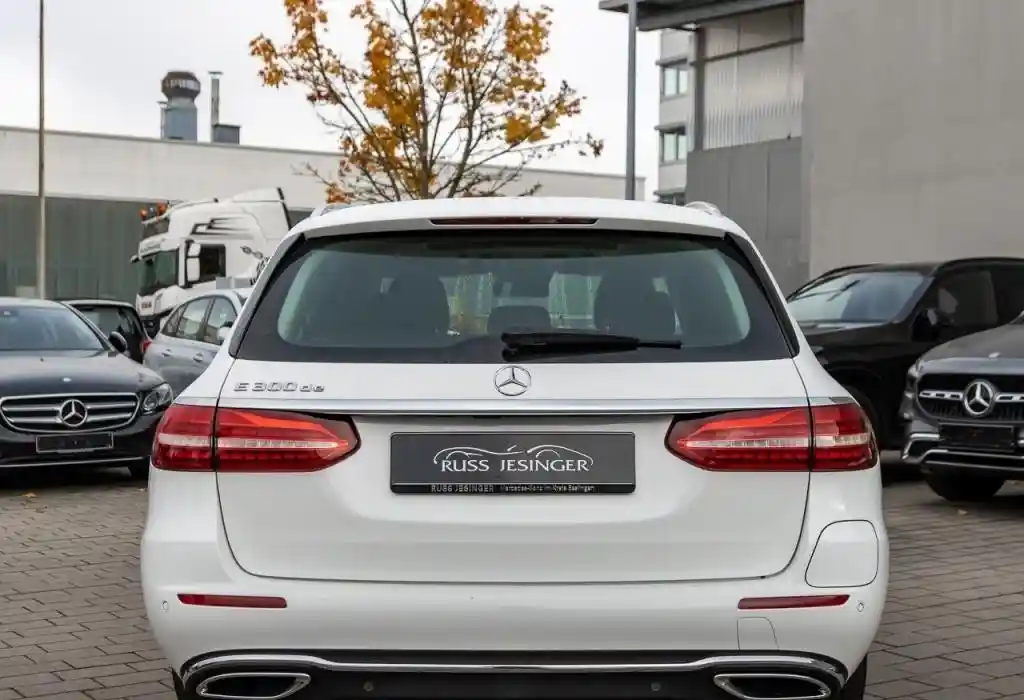 Mercedes-Benz E 300