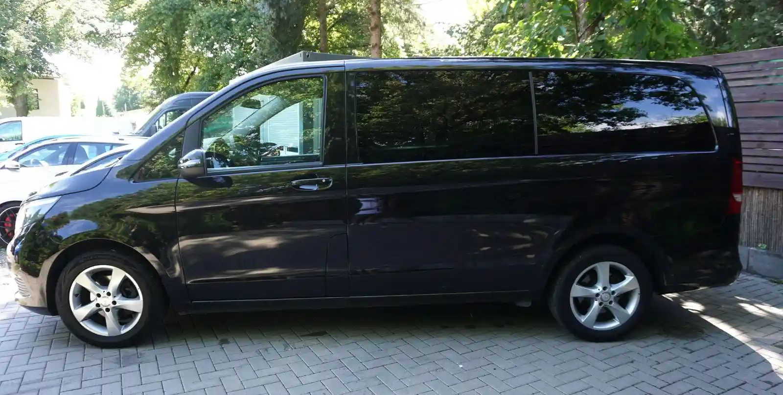 Mercedes-Benz V 220
