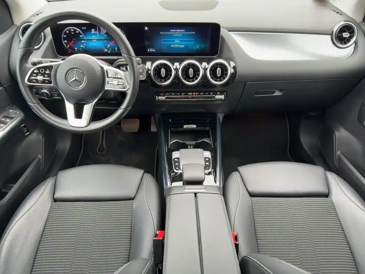 Mercedes-Benz B 220