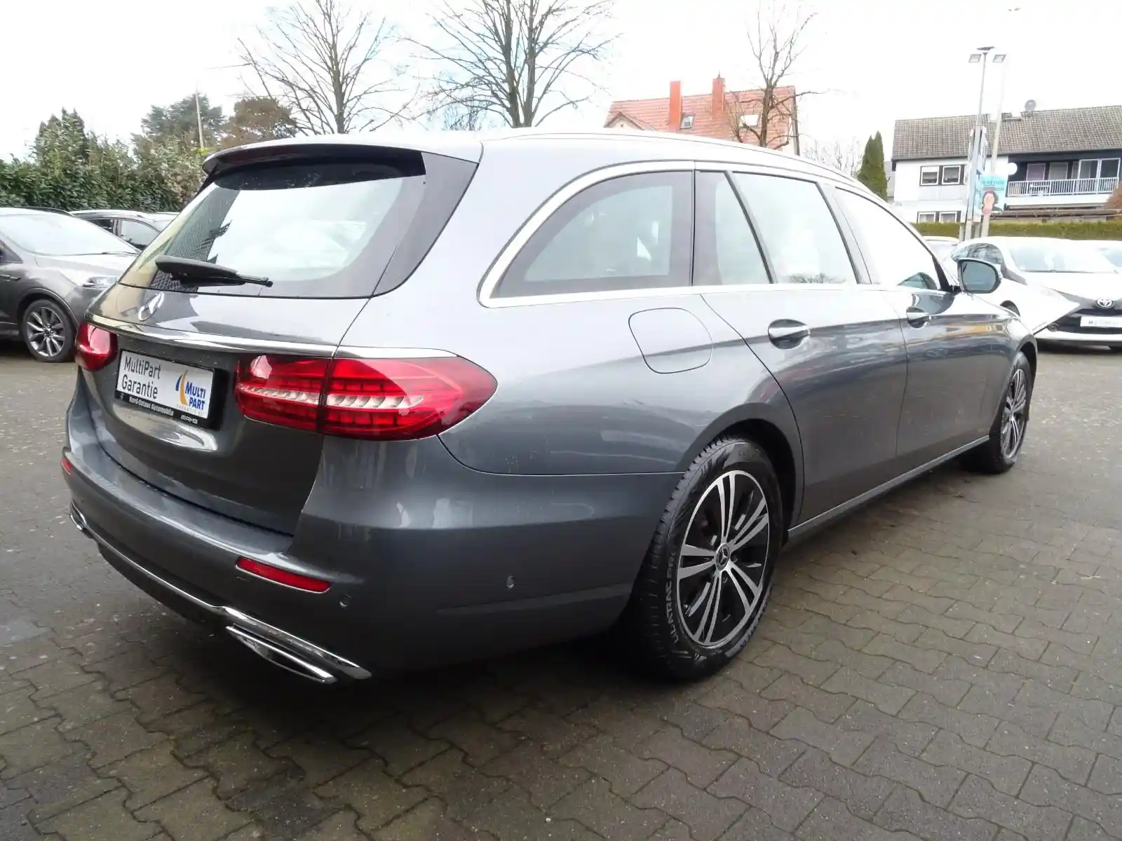 Mercedes-Benz E 200
