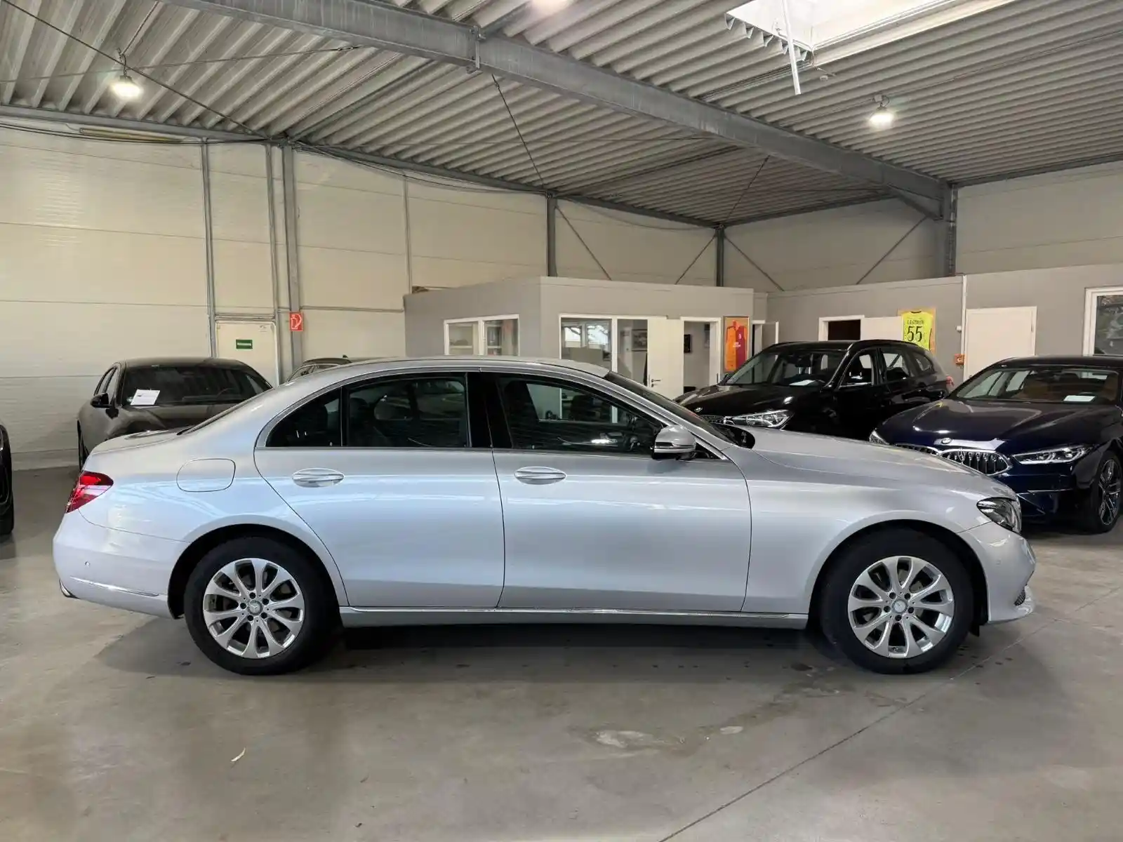 Mercedes-Benz E 200
