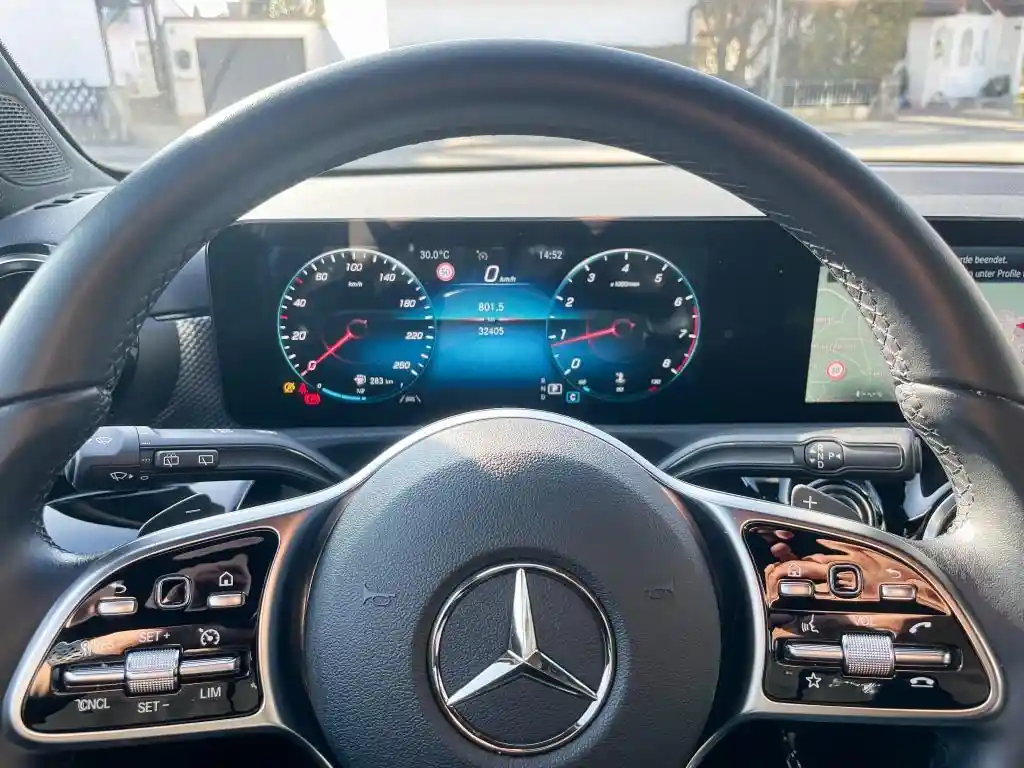 Mercedes-Benz A 180