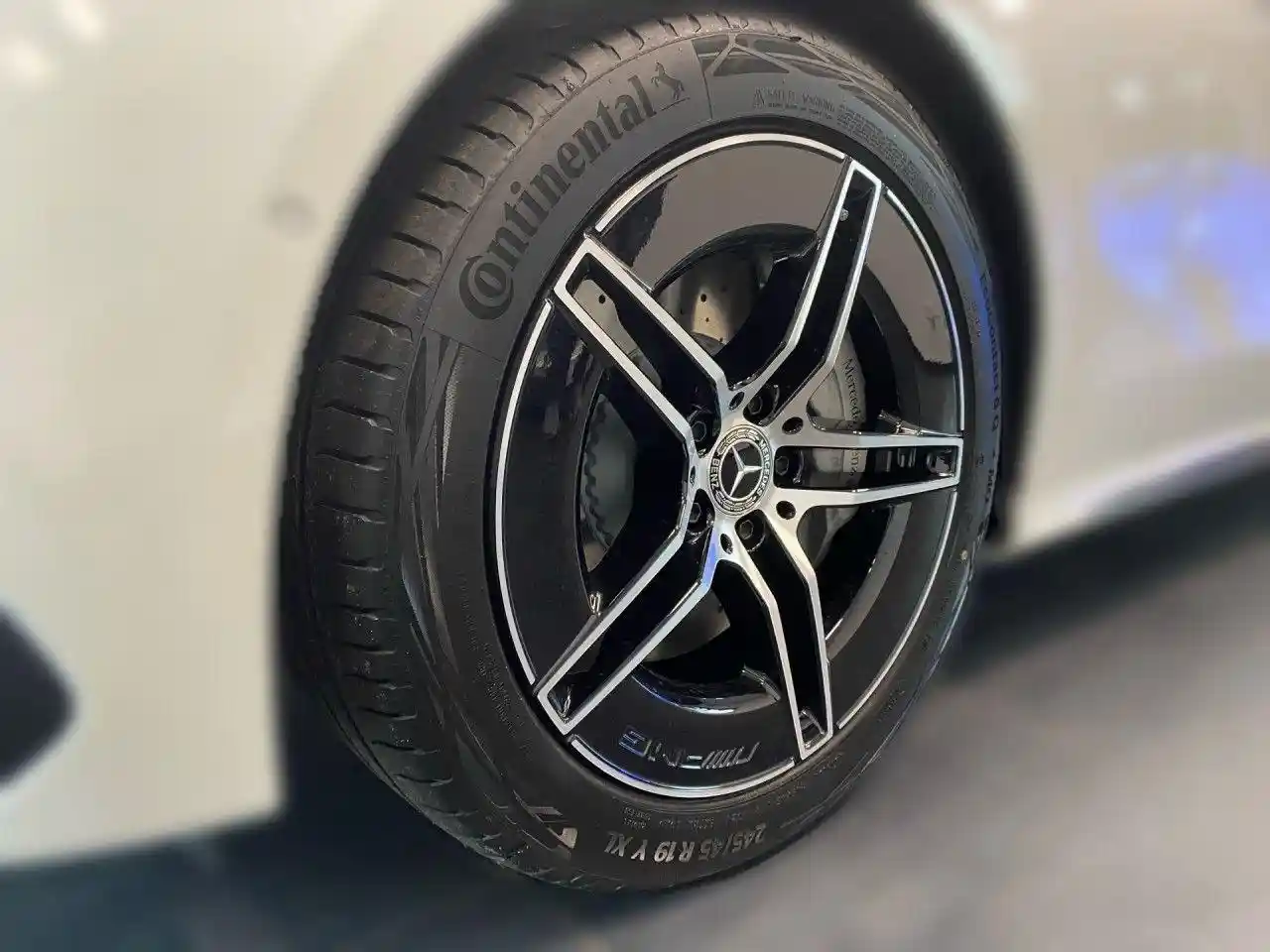 Mercedes-Benz E 220