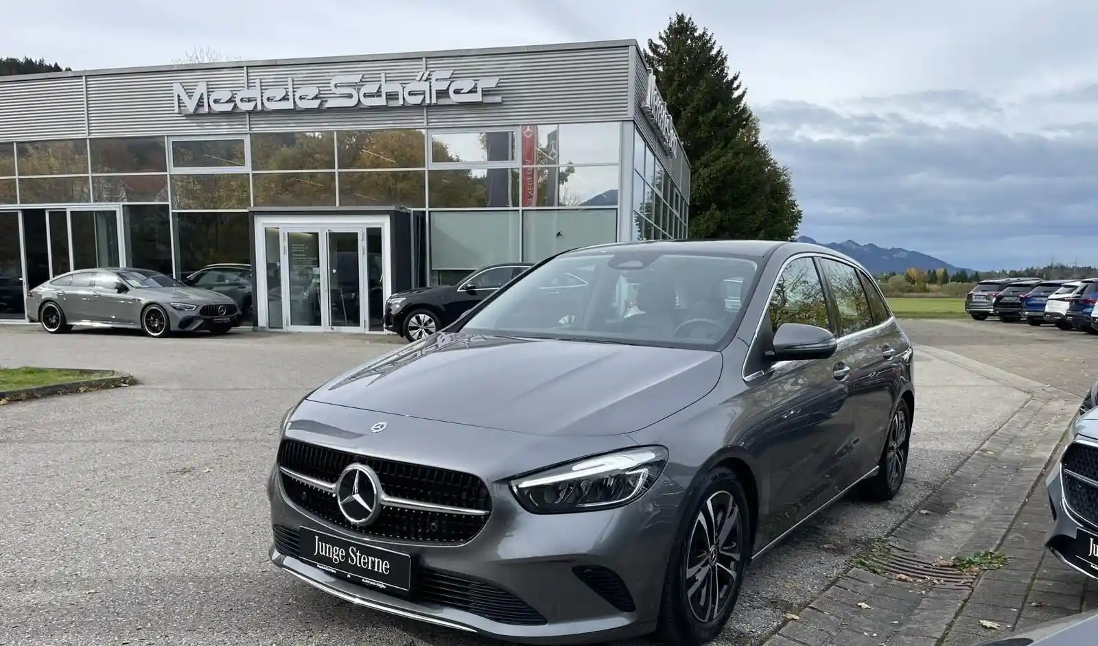 Mercedes-Benz B 200