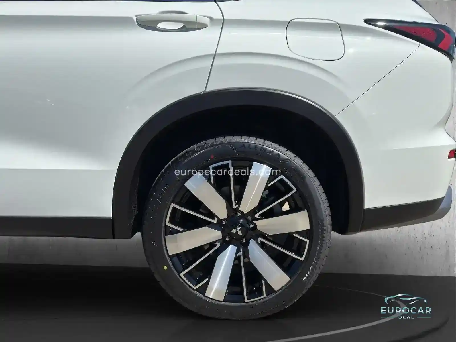 Mitsubishi Plug-in Hybrid Outlander
