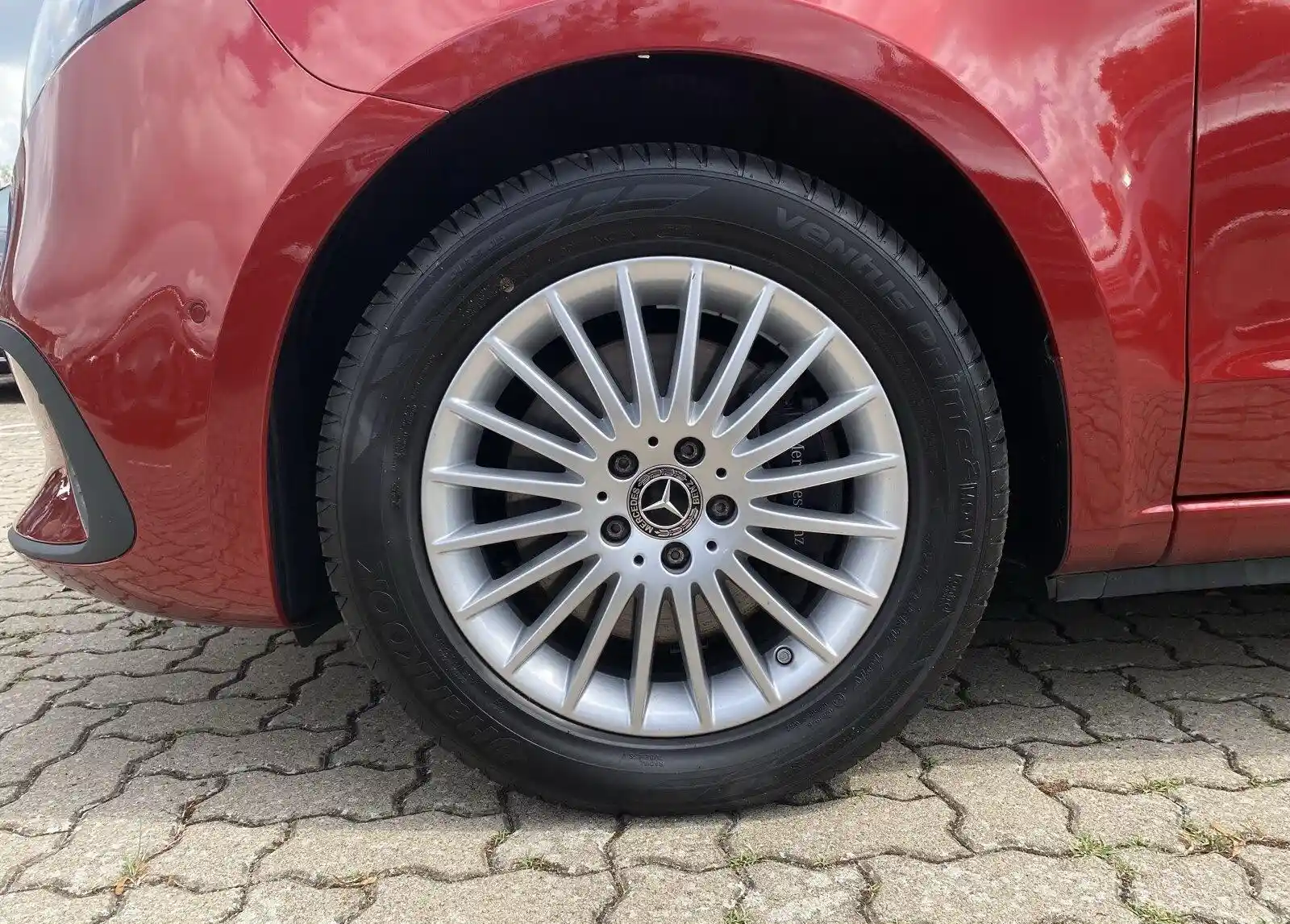 Mercedes-Benz V 220