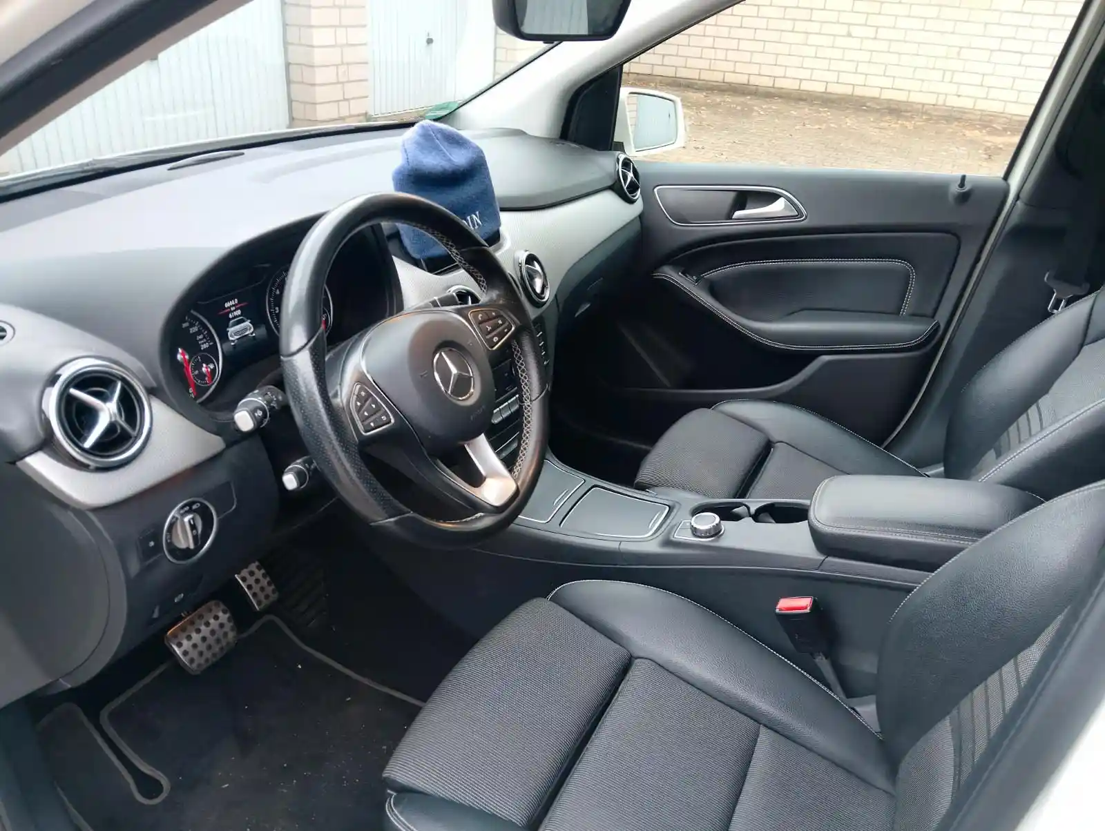 Mercedes-Benz B 200